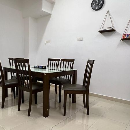 M Guest House2 Muar Exterior photo