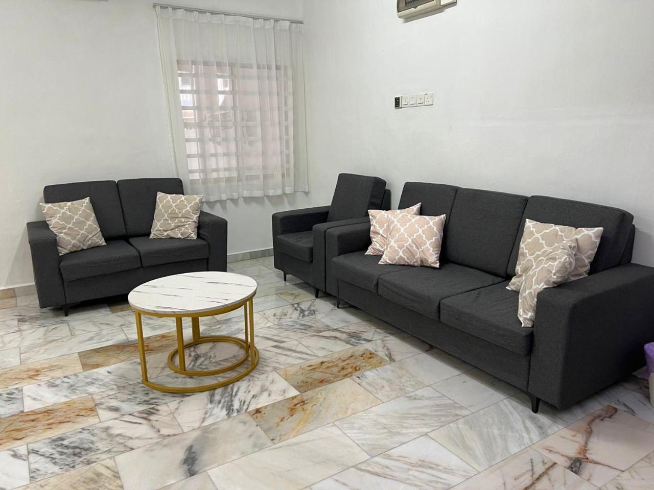 M Guest House2 Muar Exterior photo